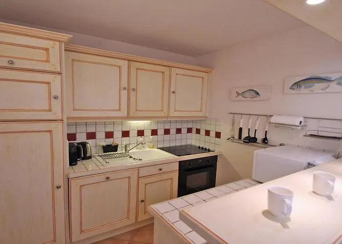 - 3 Bedroom Apartment, Air Conditioned, Outdoor Terrace, Swimming Pool *