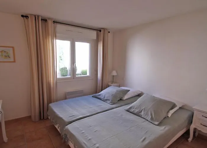 - 3 Bedroom Apartment, Air Conditioned, Outdoor Terrace, Swimming Pool *