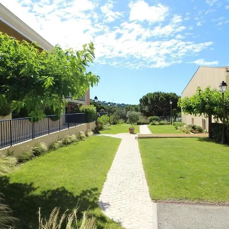 - 3 Bedroom Apartment, Air Conditioned, Outdoor Terrace, Swimming Pool * 생트막시메