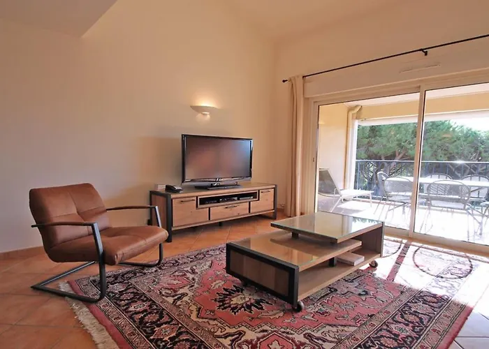 아파트 - 3 Bedroom Apartment, Air Conditioned, Outdoor Terrace, Swimming Pool 생트막시메