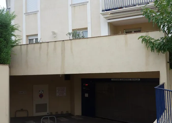 아파트 - 3 Bedroom Apartment, Air Conditioned, Outdoor Terrace, Swimming Pool *